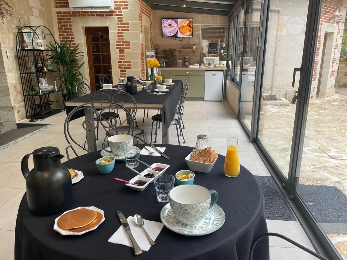 Le Prieure Des Fontaines Otel Les Preaux Dış mekan fotoğraf